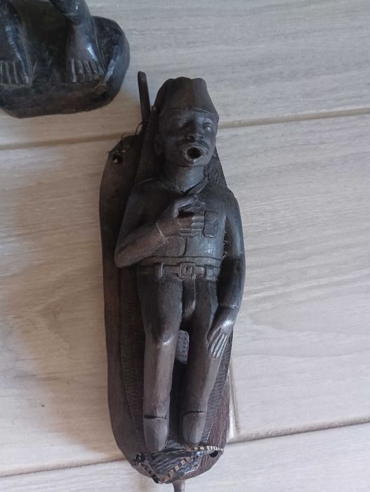 Esculturas em pau preto detalhadas ( mais de 50 anos )