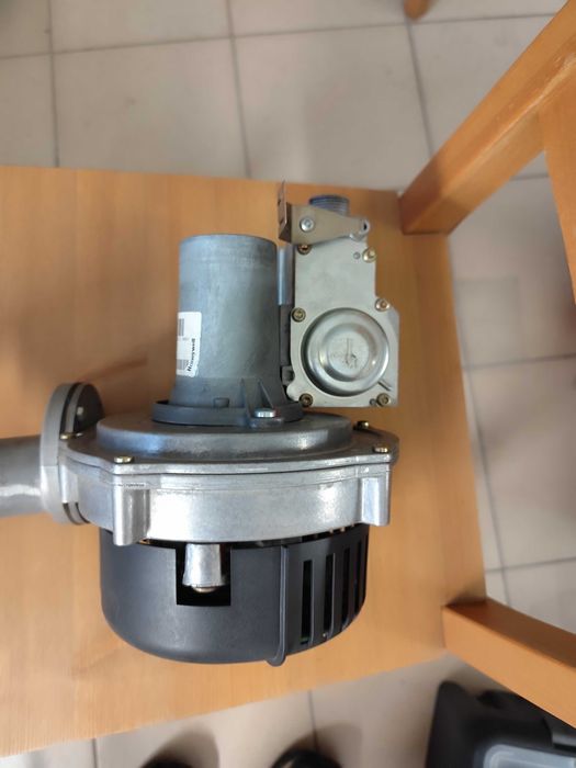BUDERUS GB122 zawór gazowy używany