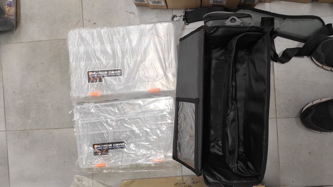 Torba Savage Gear Lure Specialist Shoulder Bag L (16x40x22cm)