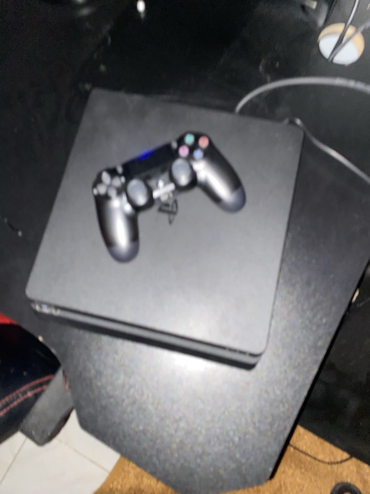 Playstation 4 em bom estado!