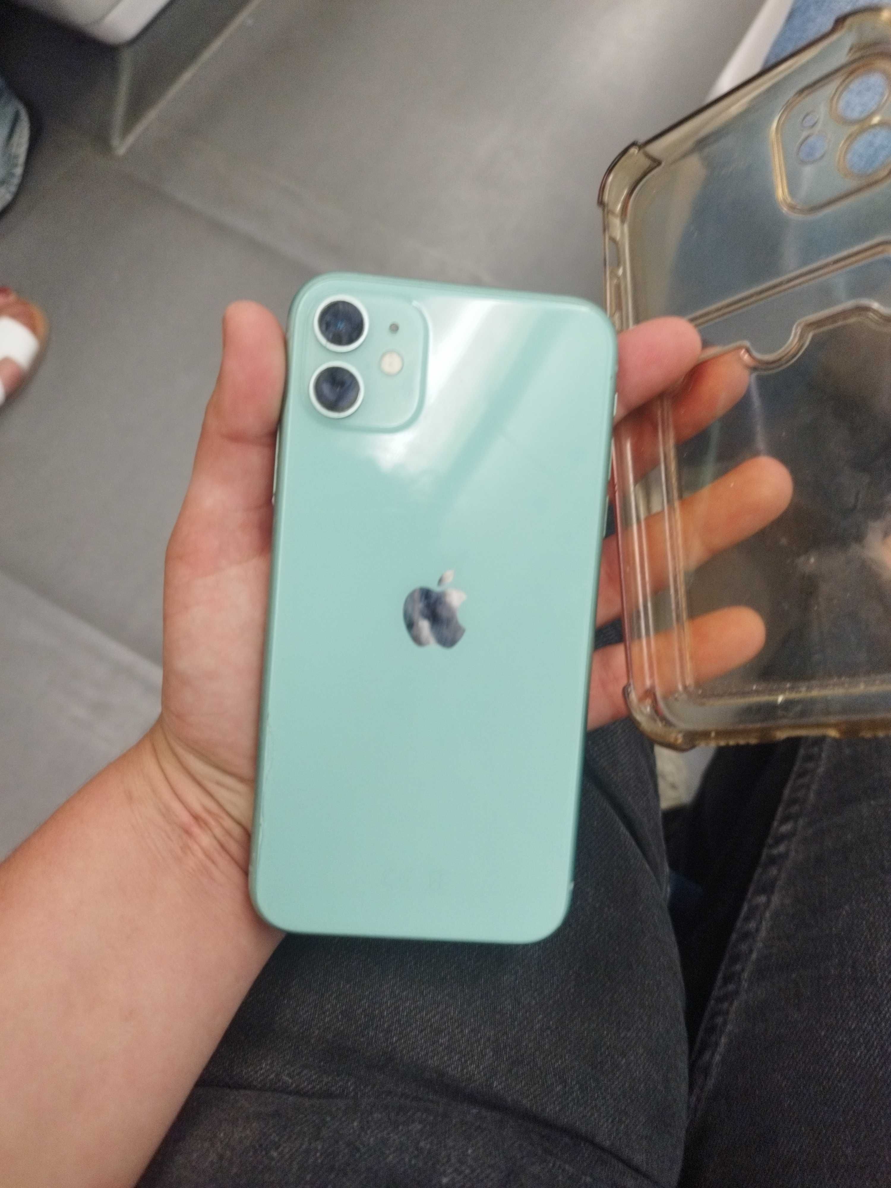IPhone 11 azul bebe