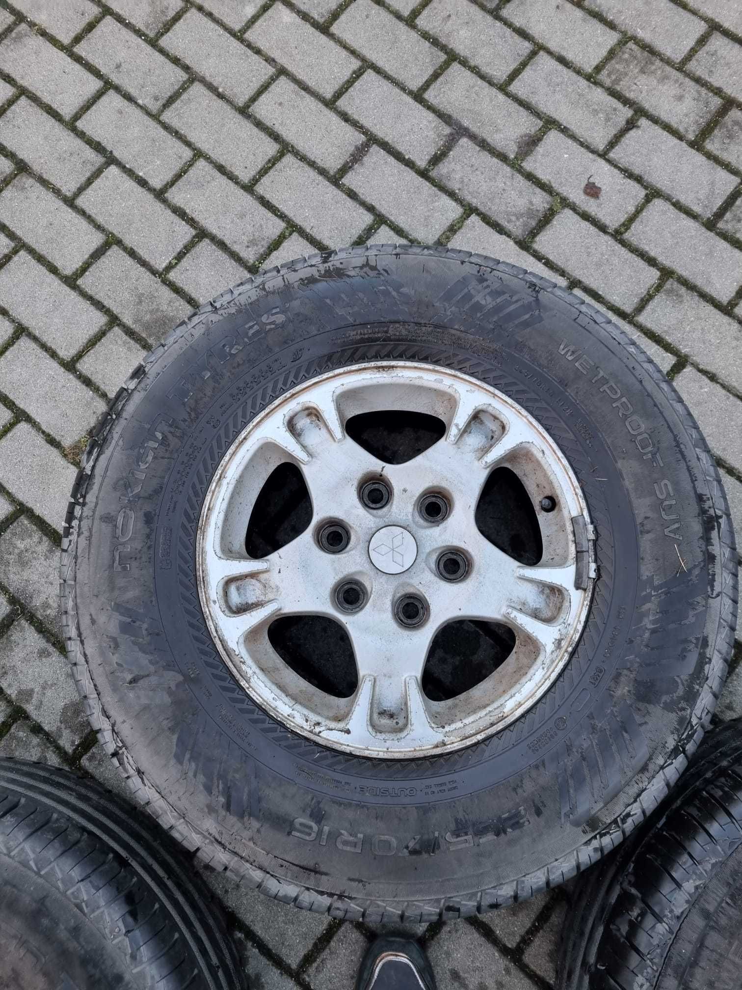 Koła felgi opony letnie Nokian 265/70/16 Mitsubishi Pajero K32