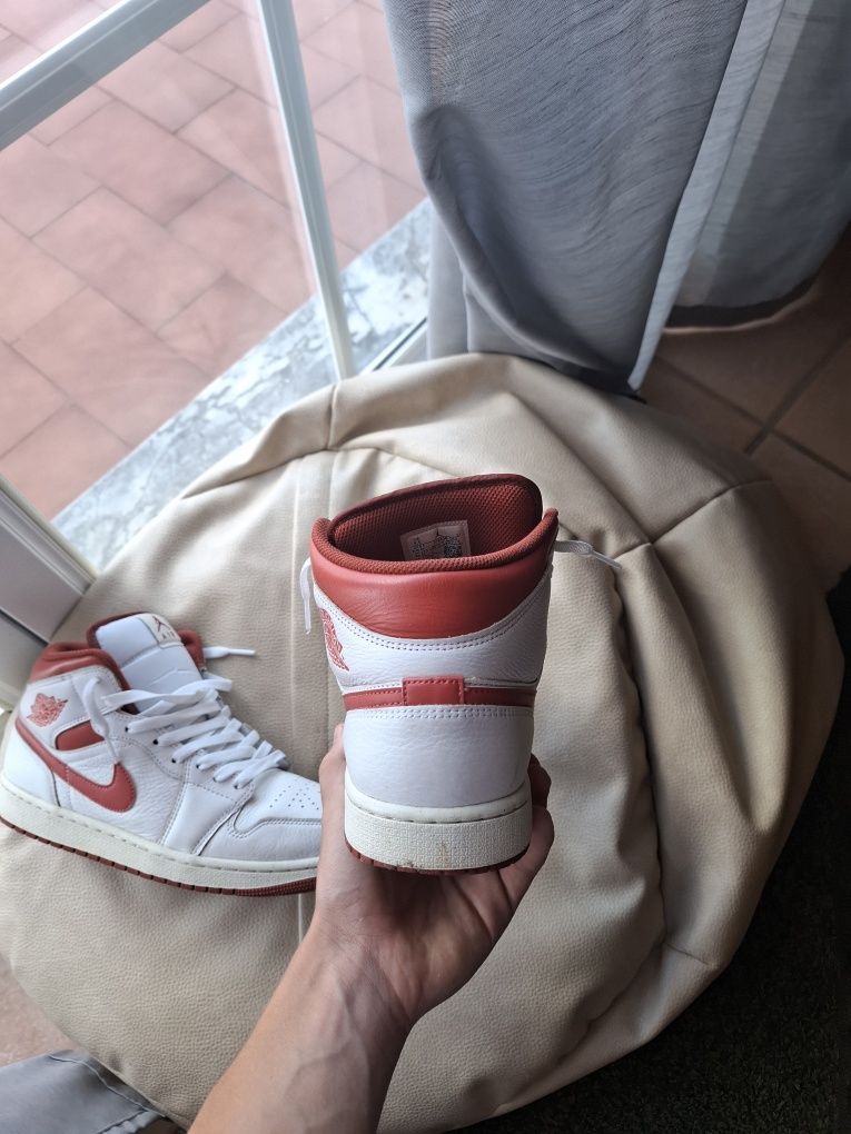 Nike Air Jordan 1 mid
