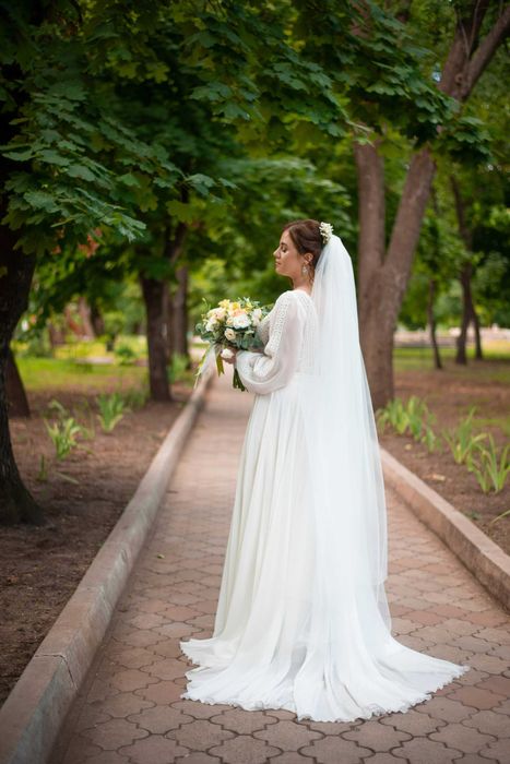 Розкішна весільна сукня!