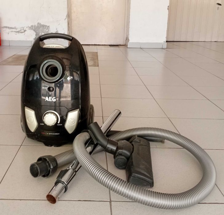 Aspirador de Pó AEG