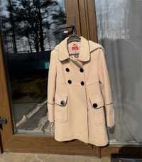 Женское пальто М 46 размера в отличном состоянии