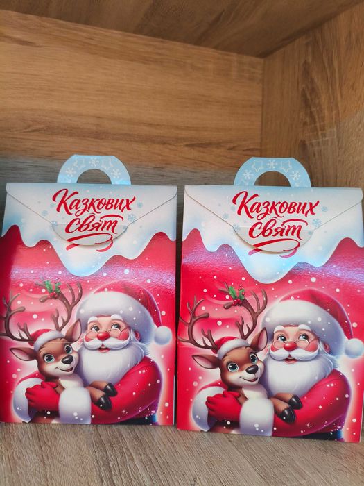 Новорічні подарунки,солодощі, цукерки