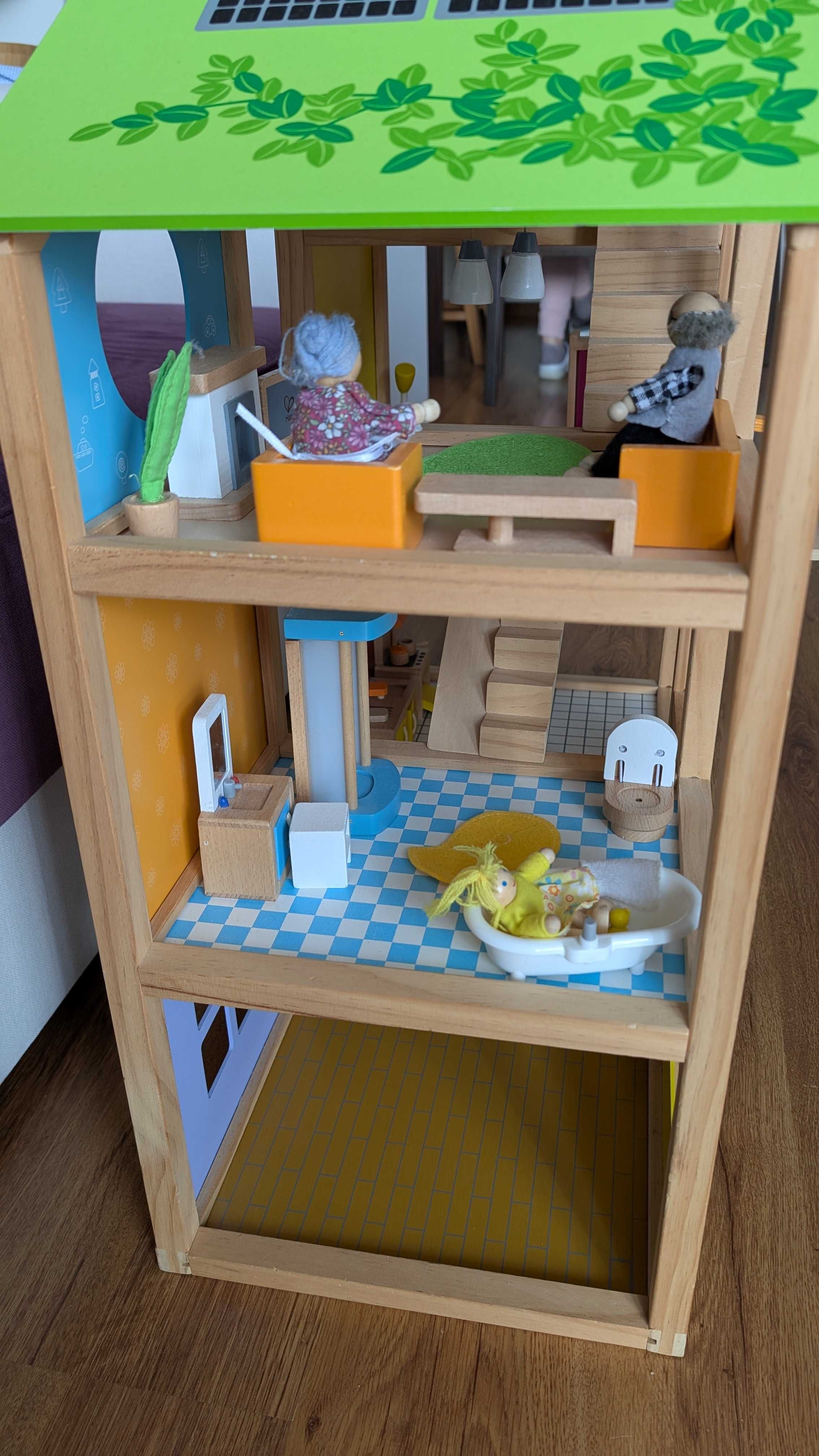 Drewniany domek dla lalek HAPE Cztery pory roku