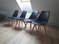 4 krzesła czarne na bukowych nogach
