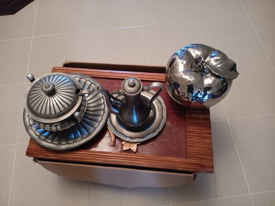 Vendo três peças em estanho