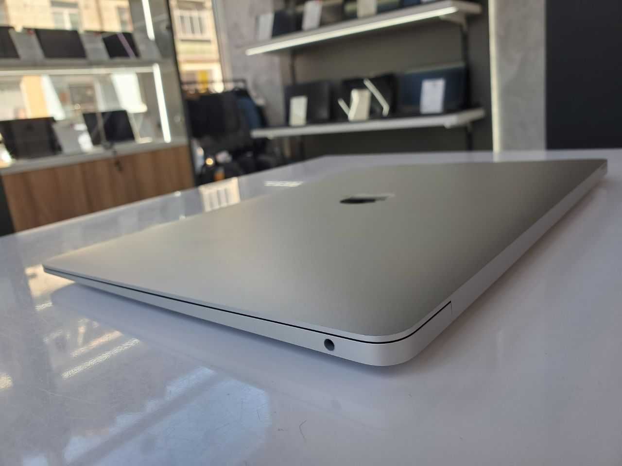 Apple MacBook Air A2337 M1/8gb/256gb/Sonoma