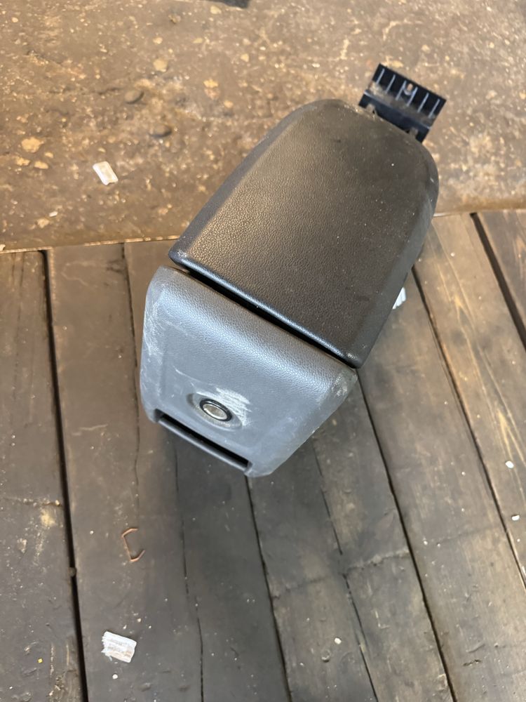 Ford Kuga mk1 Podłokietnik tunel środkowy