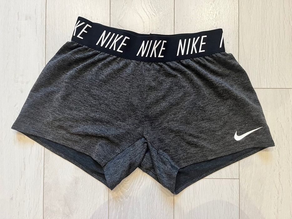 Продам шорти Nike для дівчинки 10-12 років