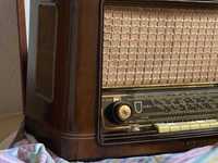 Radio SABA antigo em muito bom estado e a funcionar
