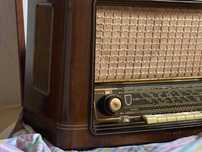 Radio SABA antigo em muito bom estado e a funcionar