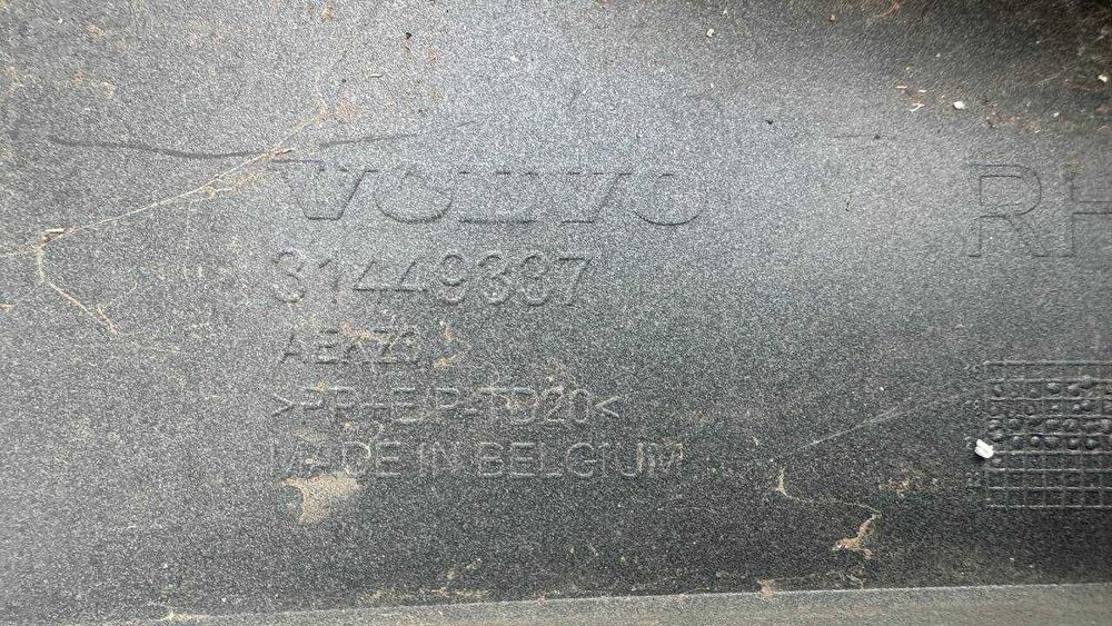 Клик заднього бампера  Volvo xc40 2017-2025 pp. 31449337