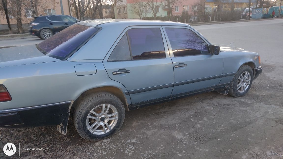Продам Мерседес 124