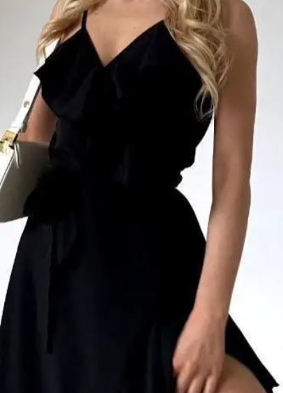 Черное шелковое платье на запах