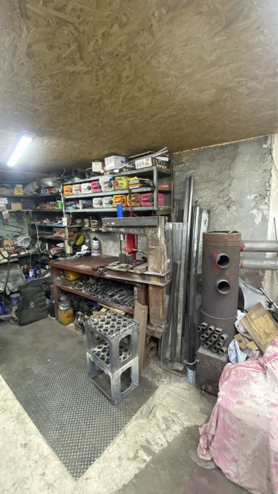 Продається гараж готовий до виконання ремонтних робіт. Завадівська 1в