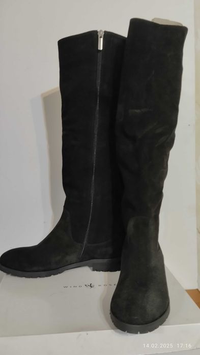 Продам чоботи жіночі. Зимові замша.