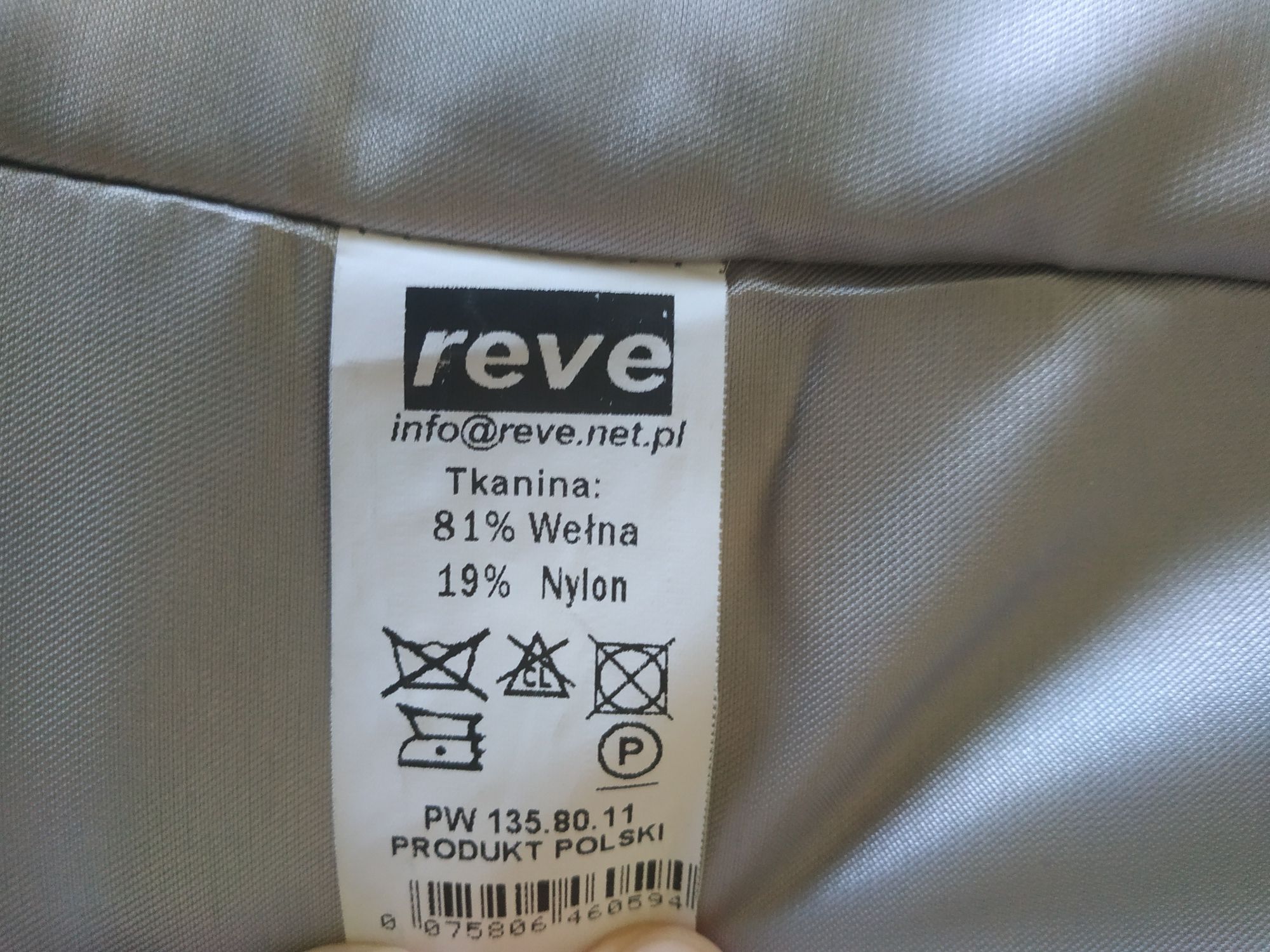 Klasyczny wełniany płaszcz marki Rêve