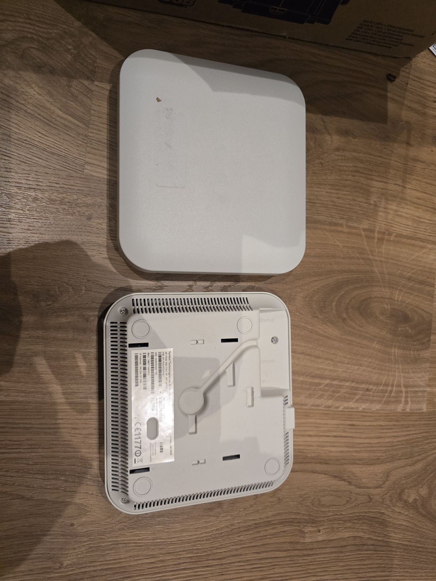 Profesjonalne WiFi AP Access Point Extreme Networks AP-7532 
Sp
