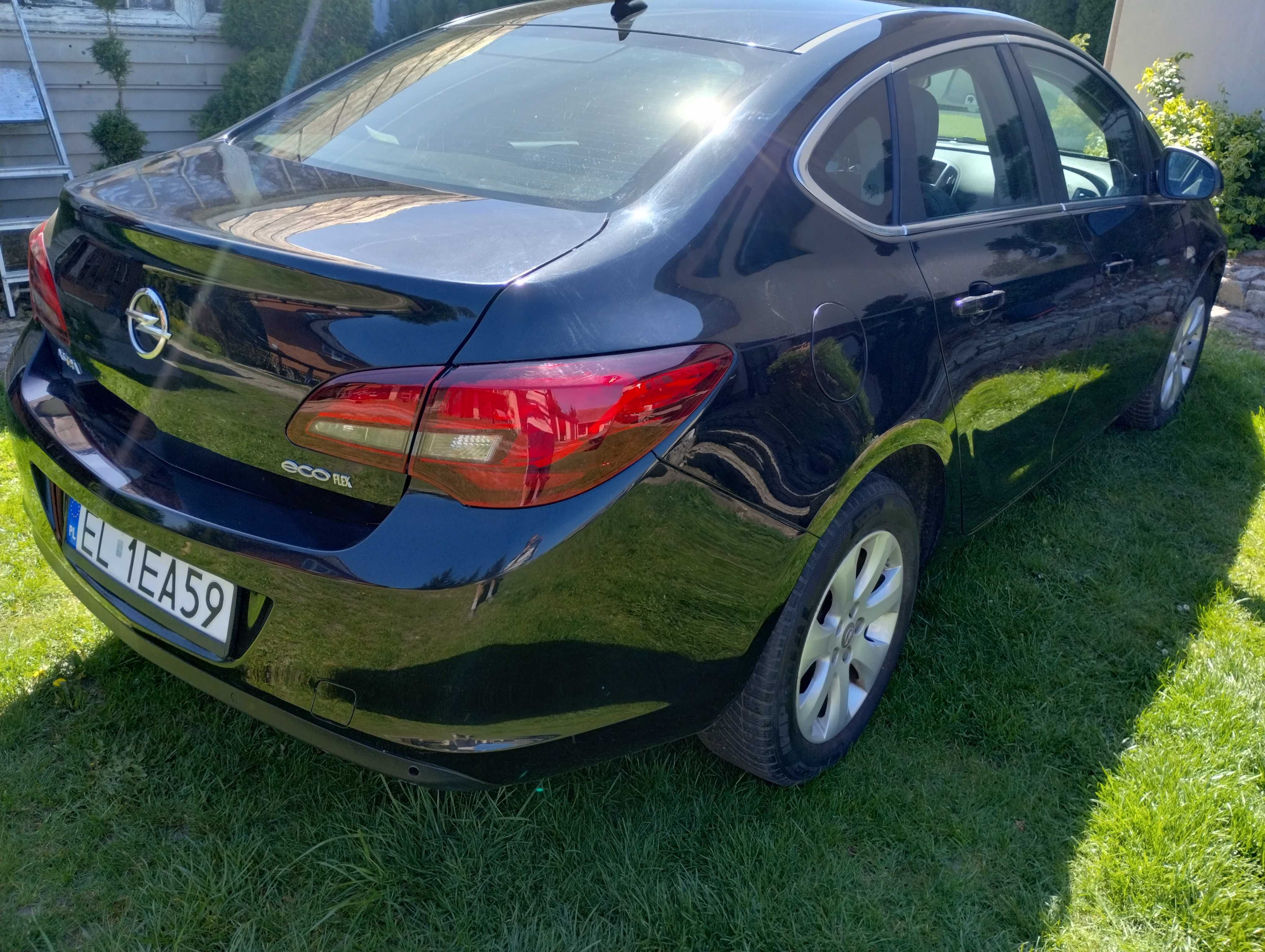 opel Astra 1,6 bogate wyposażenie