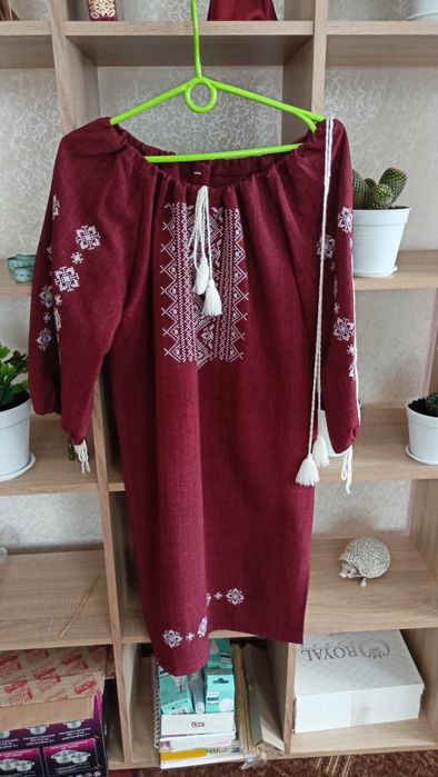 Сукня вишиванка під пояс
