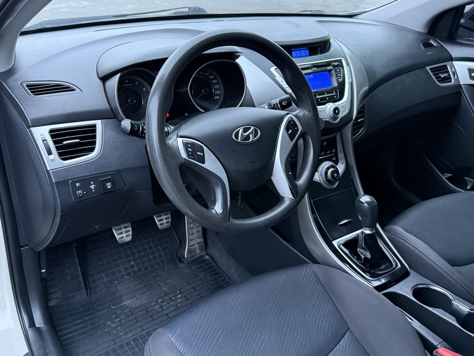 Hyunbai Elantra офіційна