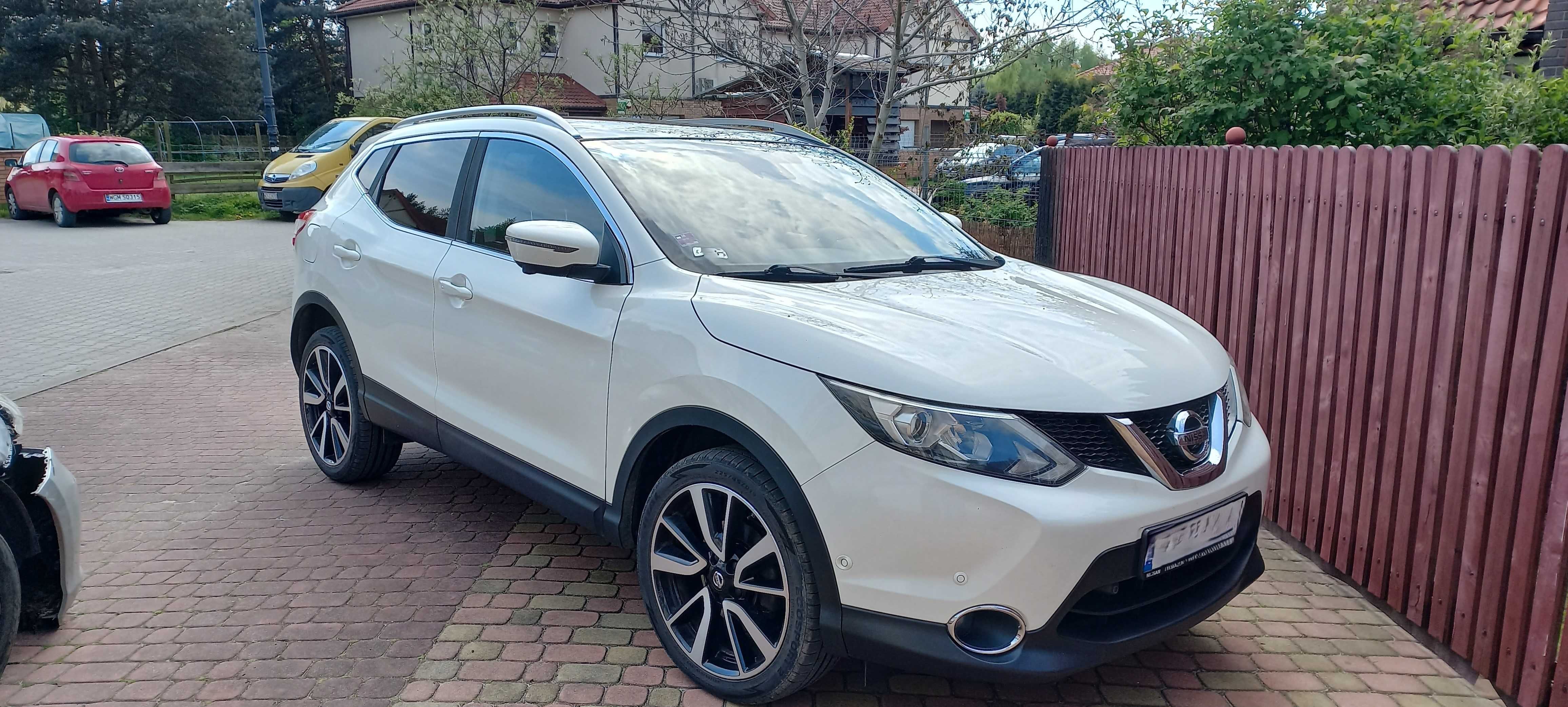 Nissan Qashqai 1.2 DIG-T Tekna  11/2015 - stan bardzo dobry