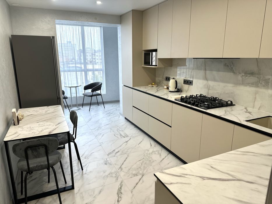 Нова 1к квартира з сучасним ремонтом