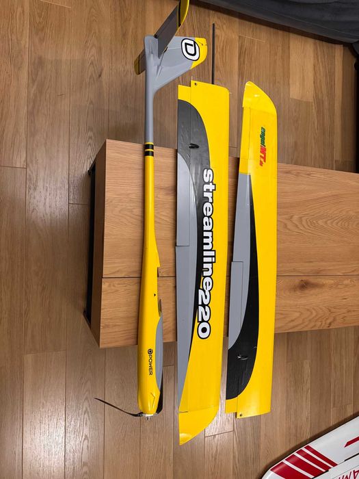 Motoszybowiec RC Streamline 220