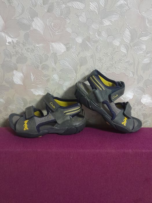 Clarks кожаные босоножки сандалии