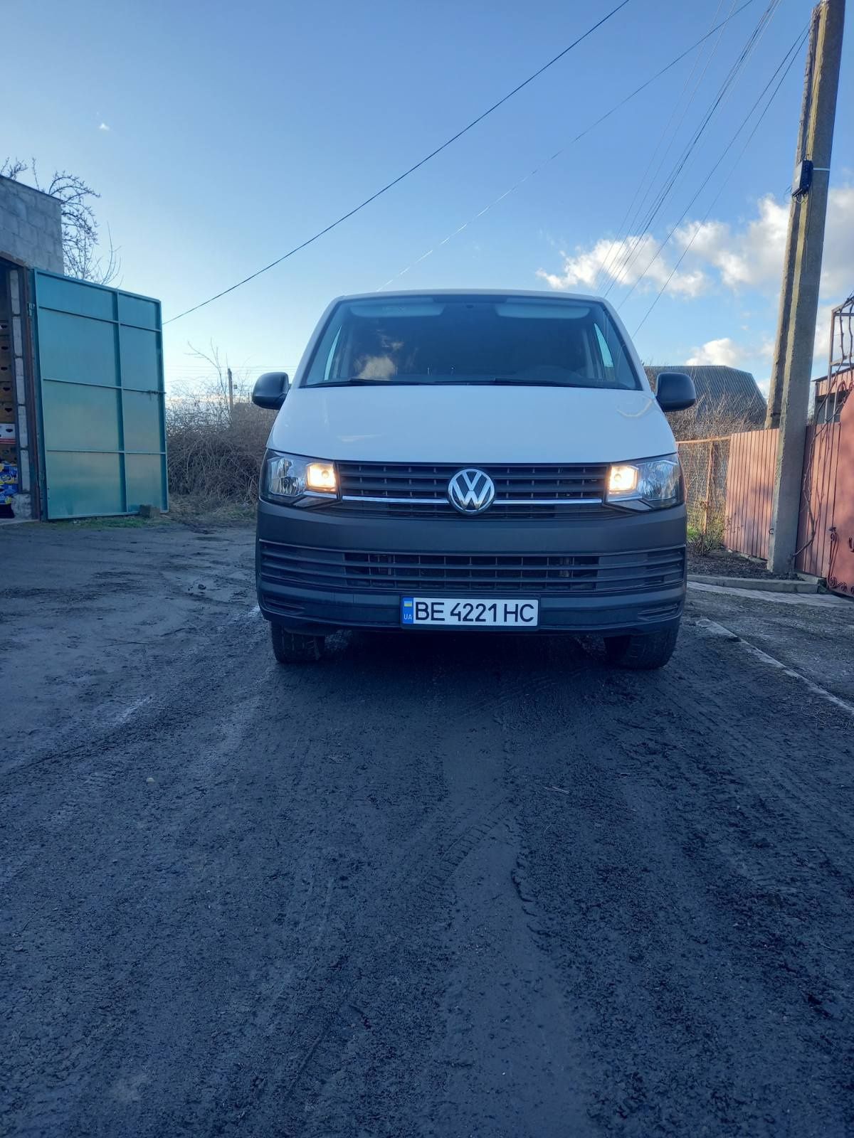 VOLKSWAGEN Transporter