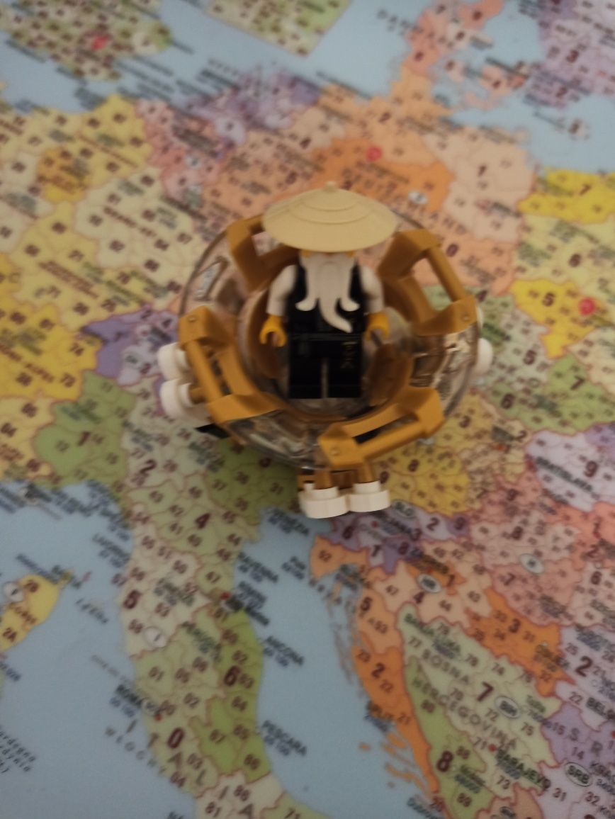 Lego ninjago figurki oraz opakowania