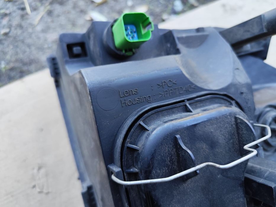 Oryginalne lampy Ford Transit 2011