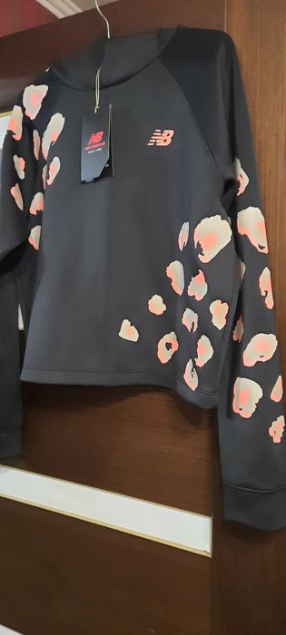 Лонгслив  New balance,  р.S, новый.