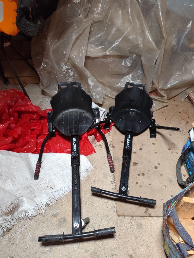 Vendo 2 Hoverboard com kart incluído.posso vender separado!