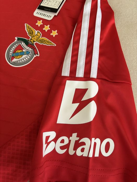 Camisola principal Benfica 24/25