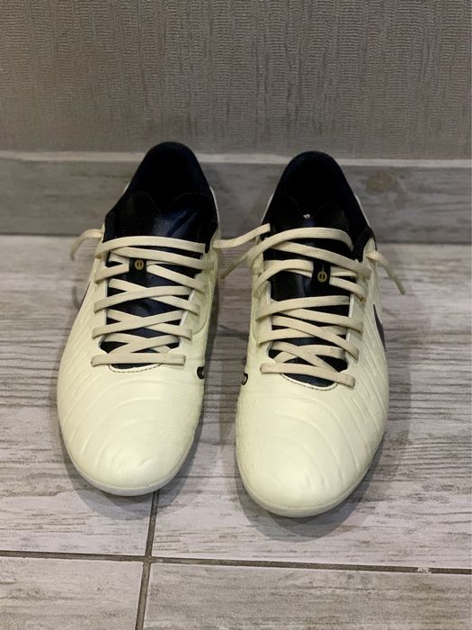 Бутси Nike Tiempo Legend 10 Academy Yellow/White DV4337-700