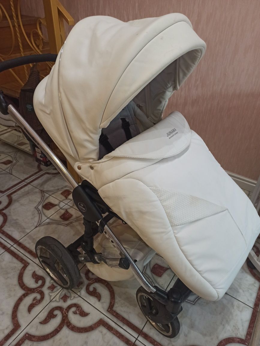 Коляска Junama diamond 2в1 біла