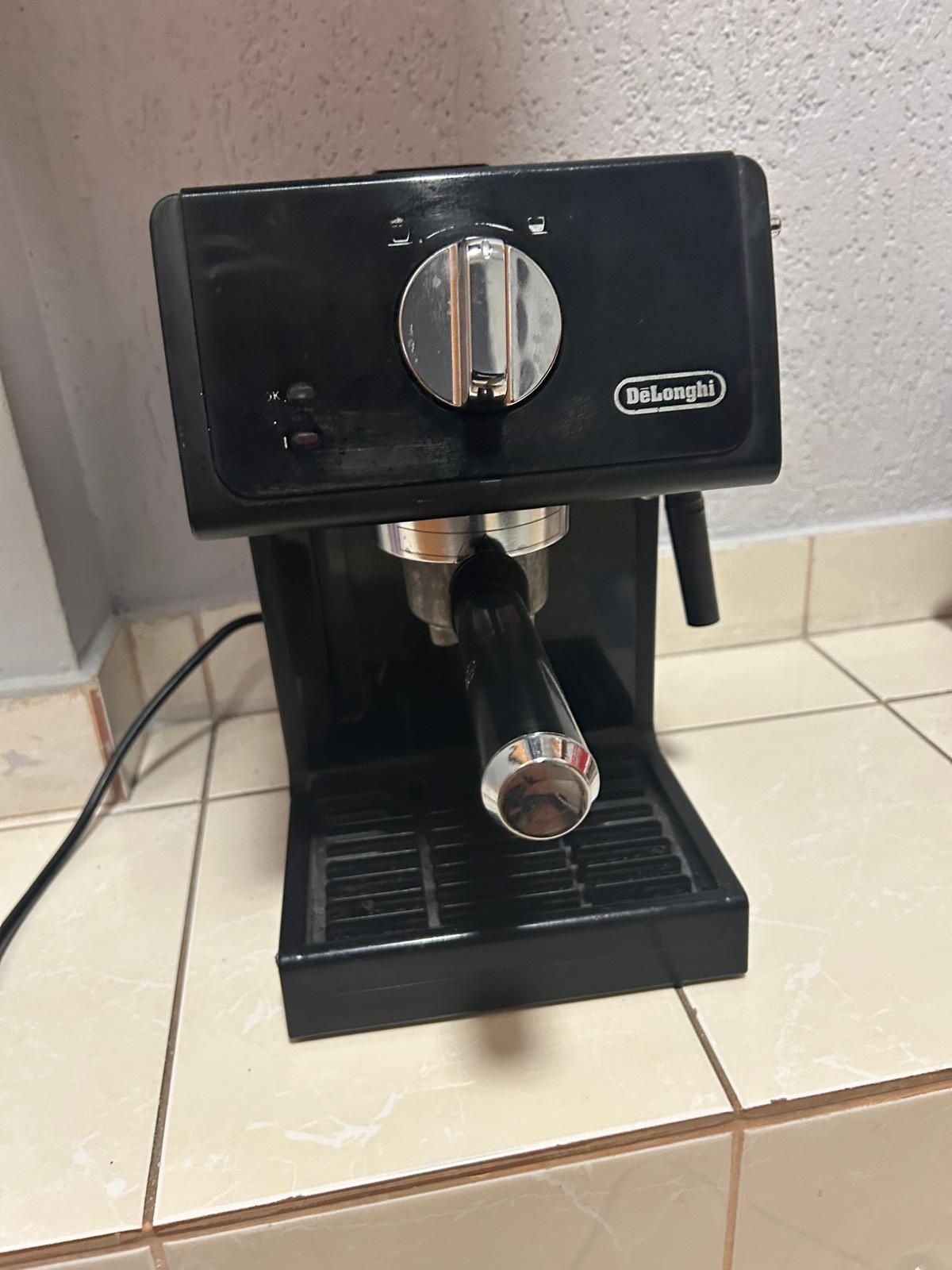 Ekspres kolbowy firmy delonghi