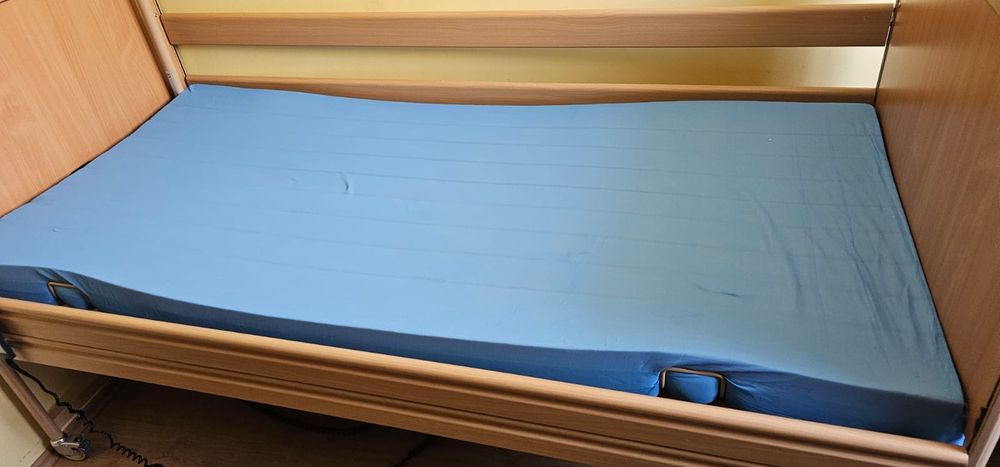 Sprzedam materac na łóżko rehabilitacyjne