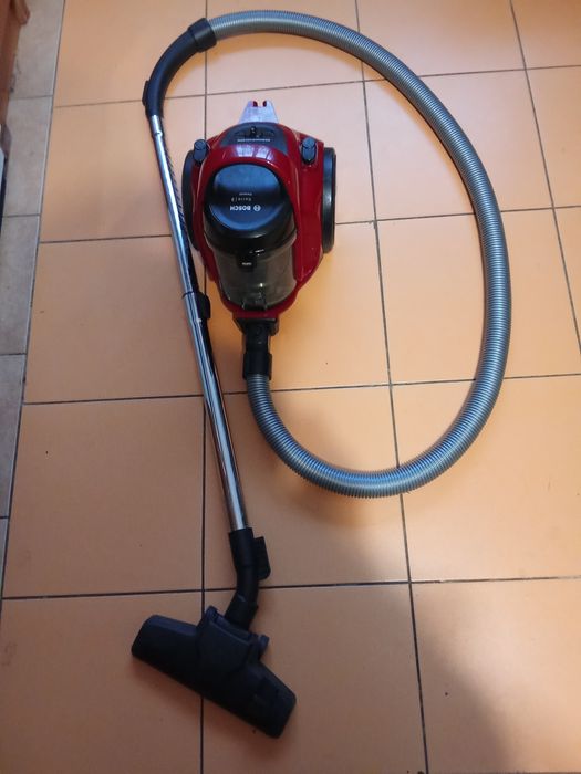 Пилосмок б/в Bosch  в робочому стані .