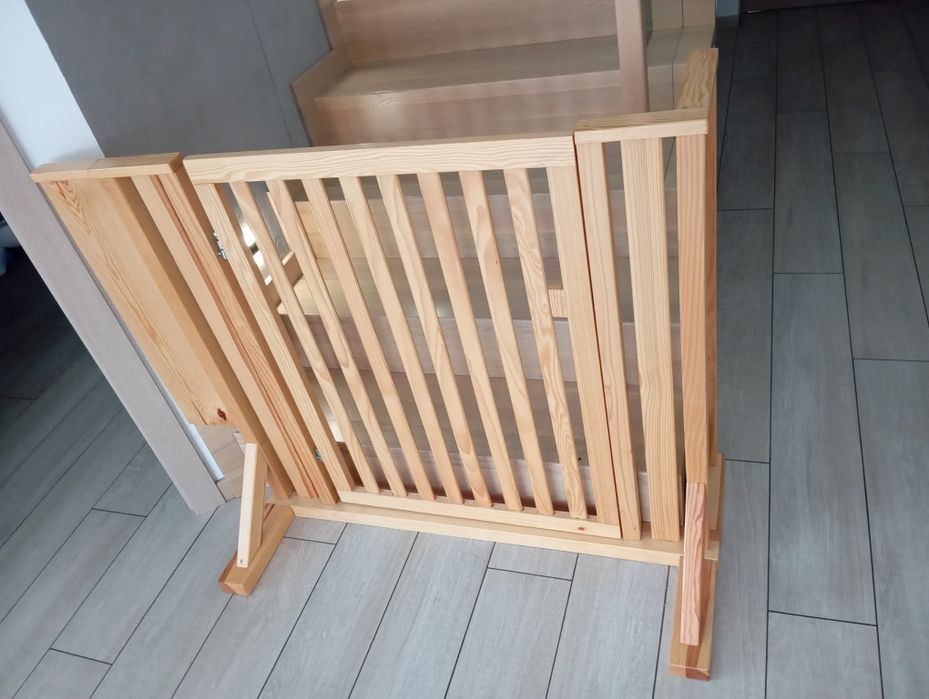 Barierka bramka zabezpieczająca schody bez wiercenia