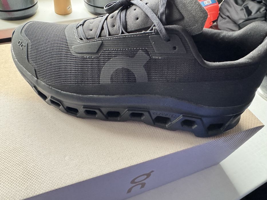 Бігові кросівки On Cloudmonster Void us 12,5 30,5 см