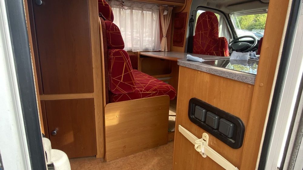 Zabudowa kamper renault master