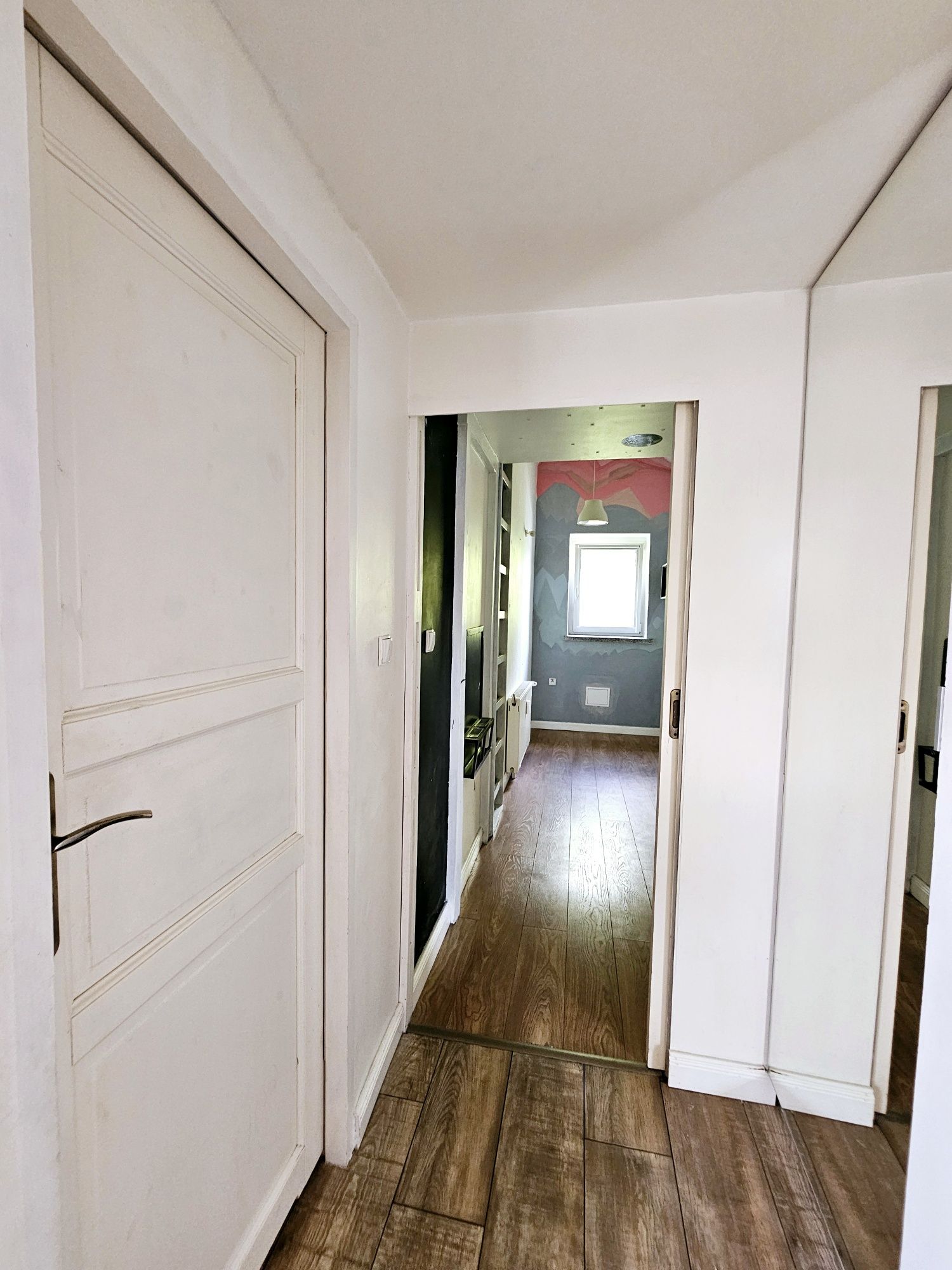 Sprzedam klimatyczne mieszkanie na poddaszu 46/90 m², 2 pokoje + antre