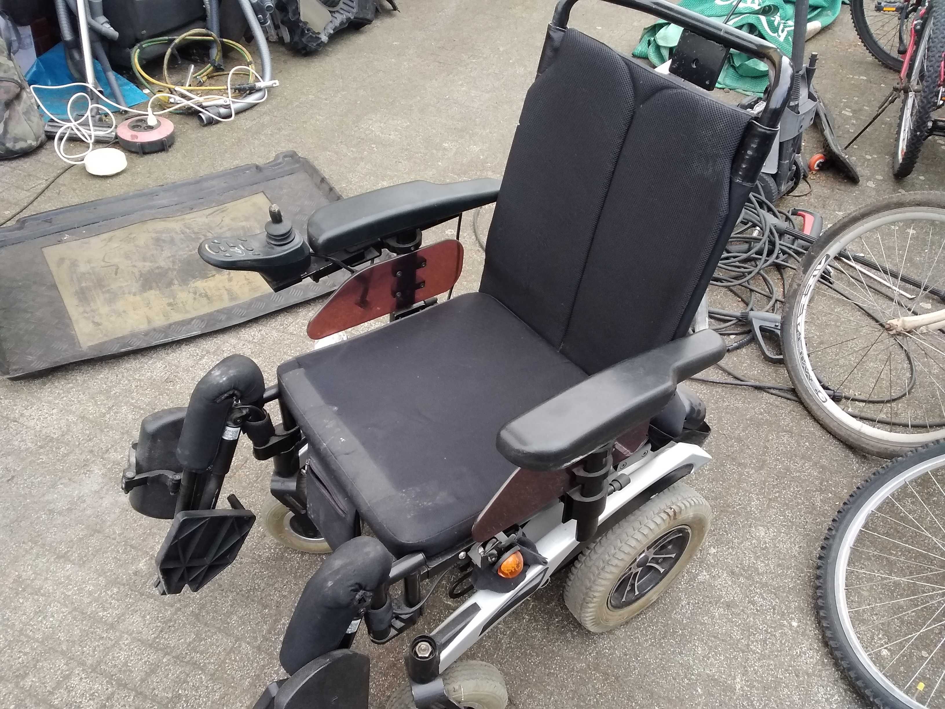 Krzesło toaleta wózek inwalidzki elektryczny drogowy schodołaz osobowy