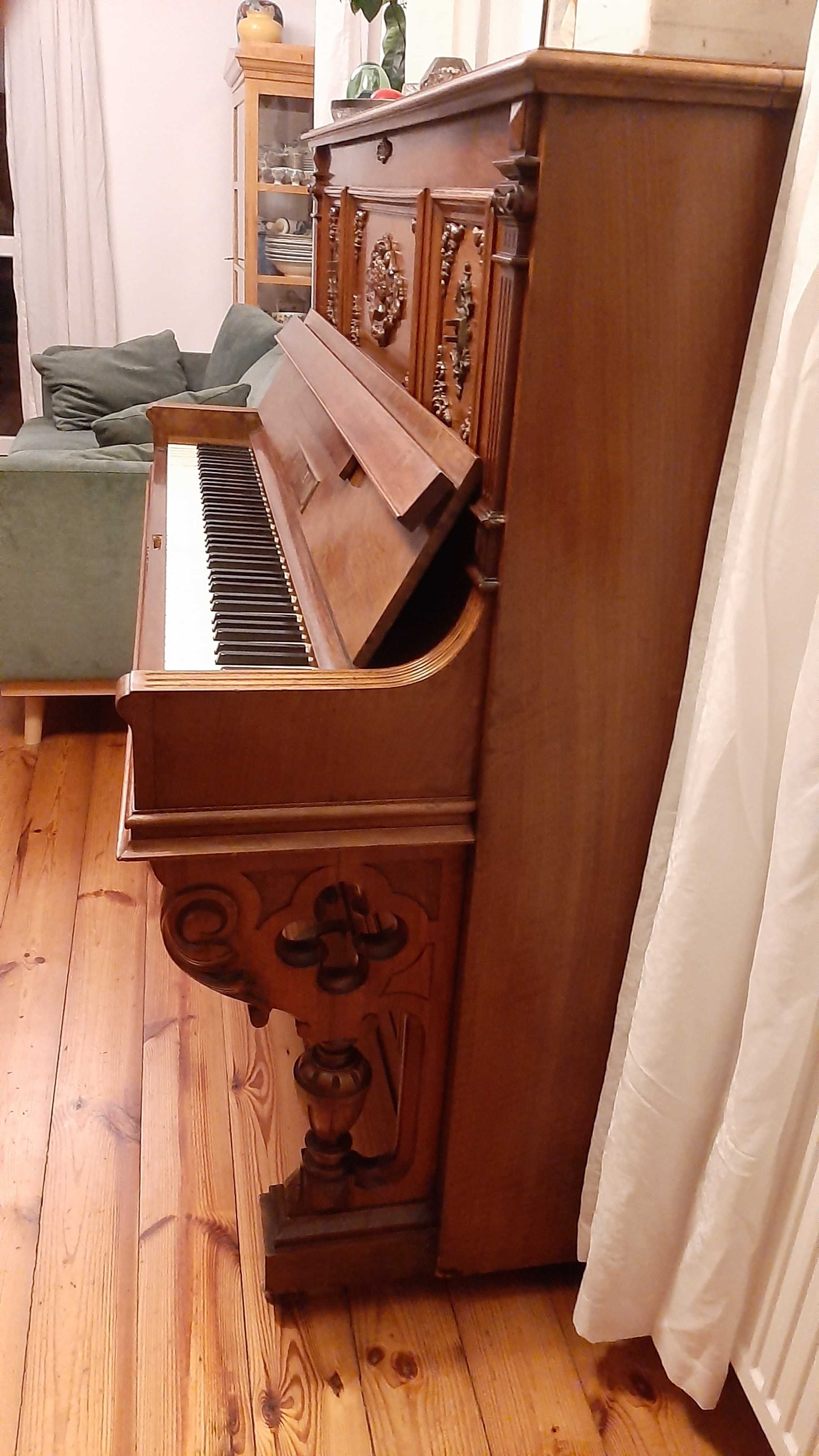 Zabytkowe piękne pianino  Wilh. Boger & Sohn Berlin S. W.